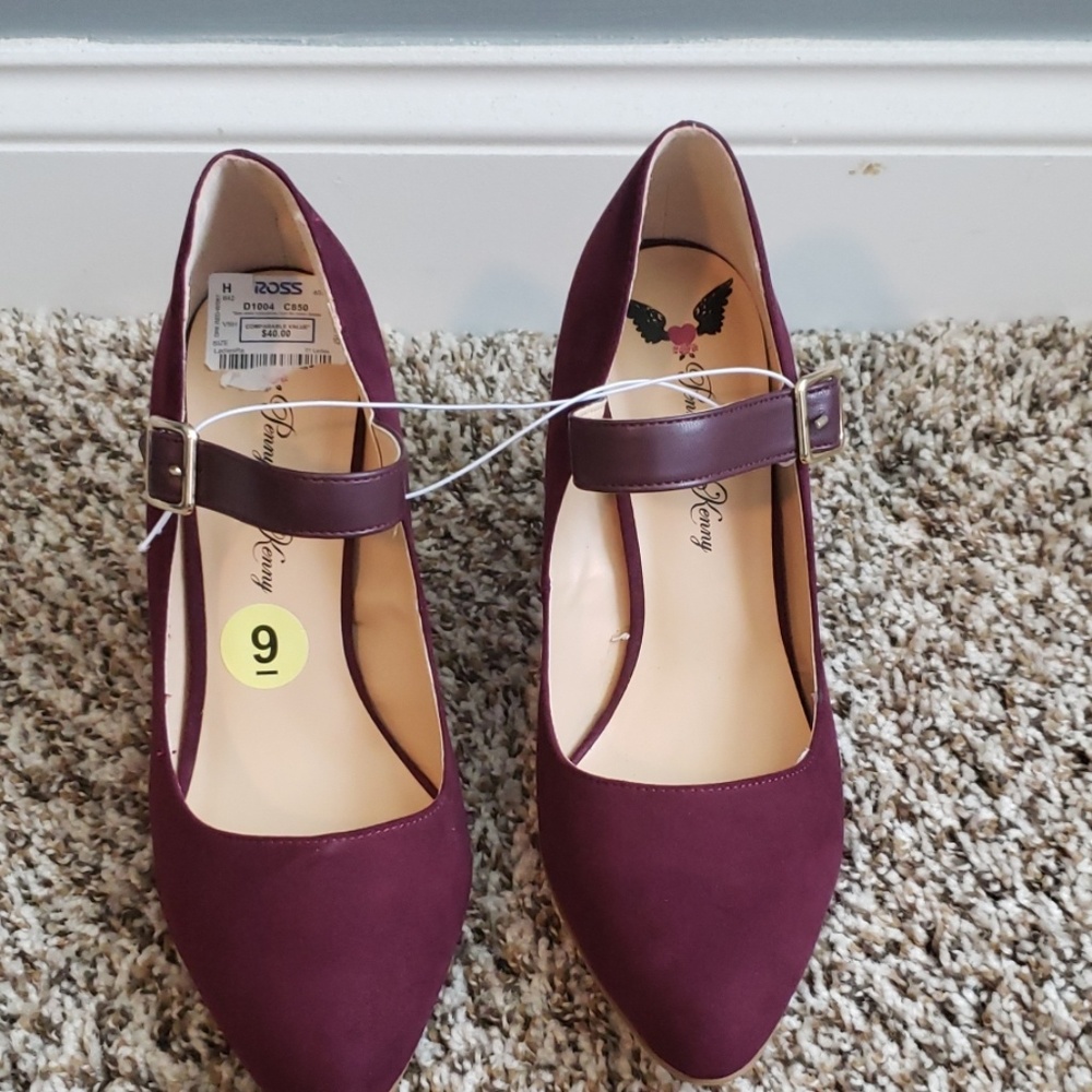 Never worn purple heels